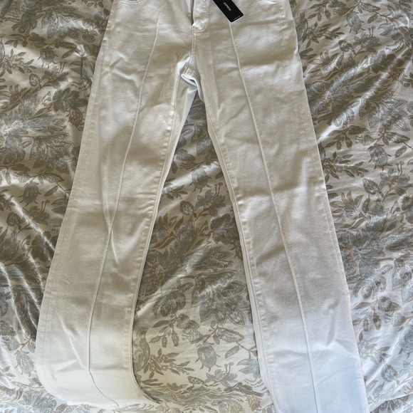 Express skyscraper mid rise, white jeans. - Picture 5 of 7